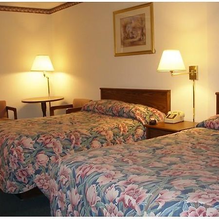 Red Carpet Inn هيلسفيل الغرفة الصورة